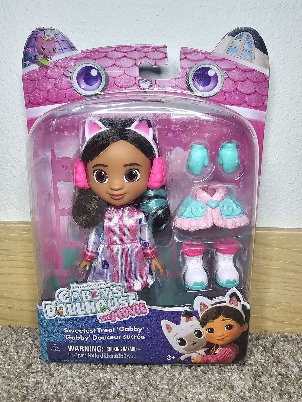 Gabby’s Dollhouse Sweetest Treat Gabby Doll – Pink Outfit with Teal Accents